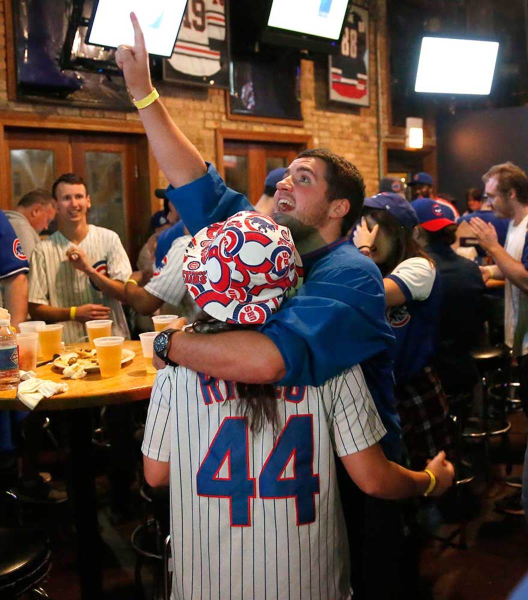 World-Series-Game-7-Cubs-fans-11.jpg