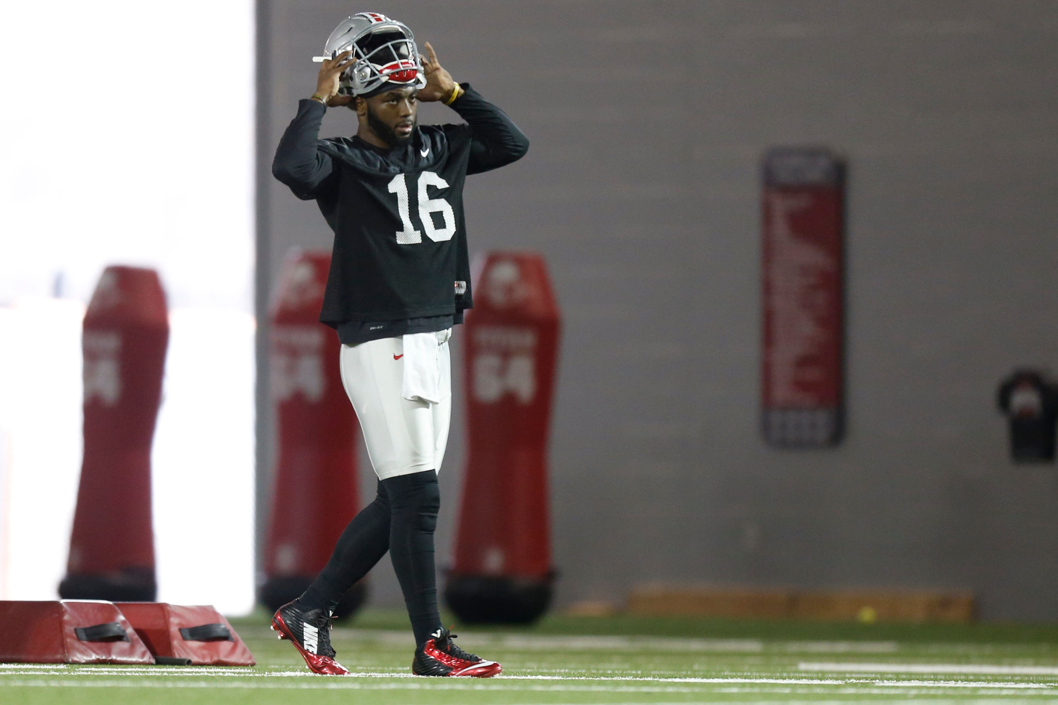 barrett-finally-stands-alone-as-ohio-state-starting-qb-sports-illustrated