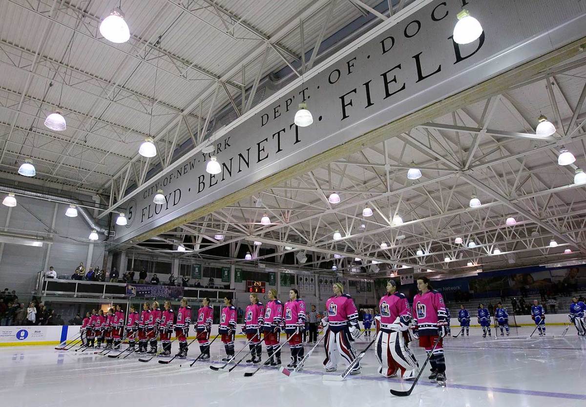 NWHL-New-York-Riveters-WIRE000072332.jpg