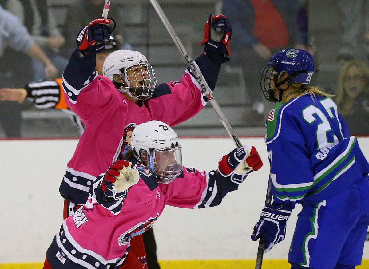 NWHL-New-York-Riveters-WIRE000072335.jpg