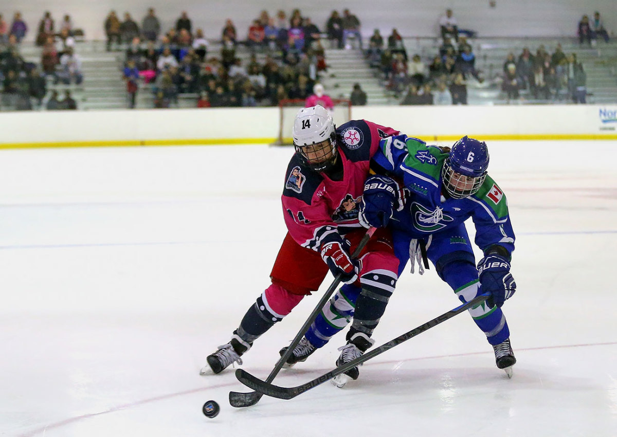 NWHL-New-York-Riveters-WIRE000072334.jpg