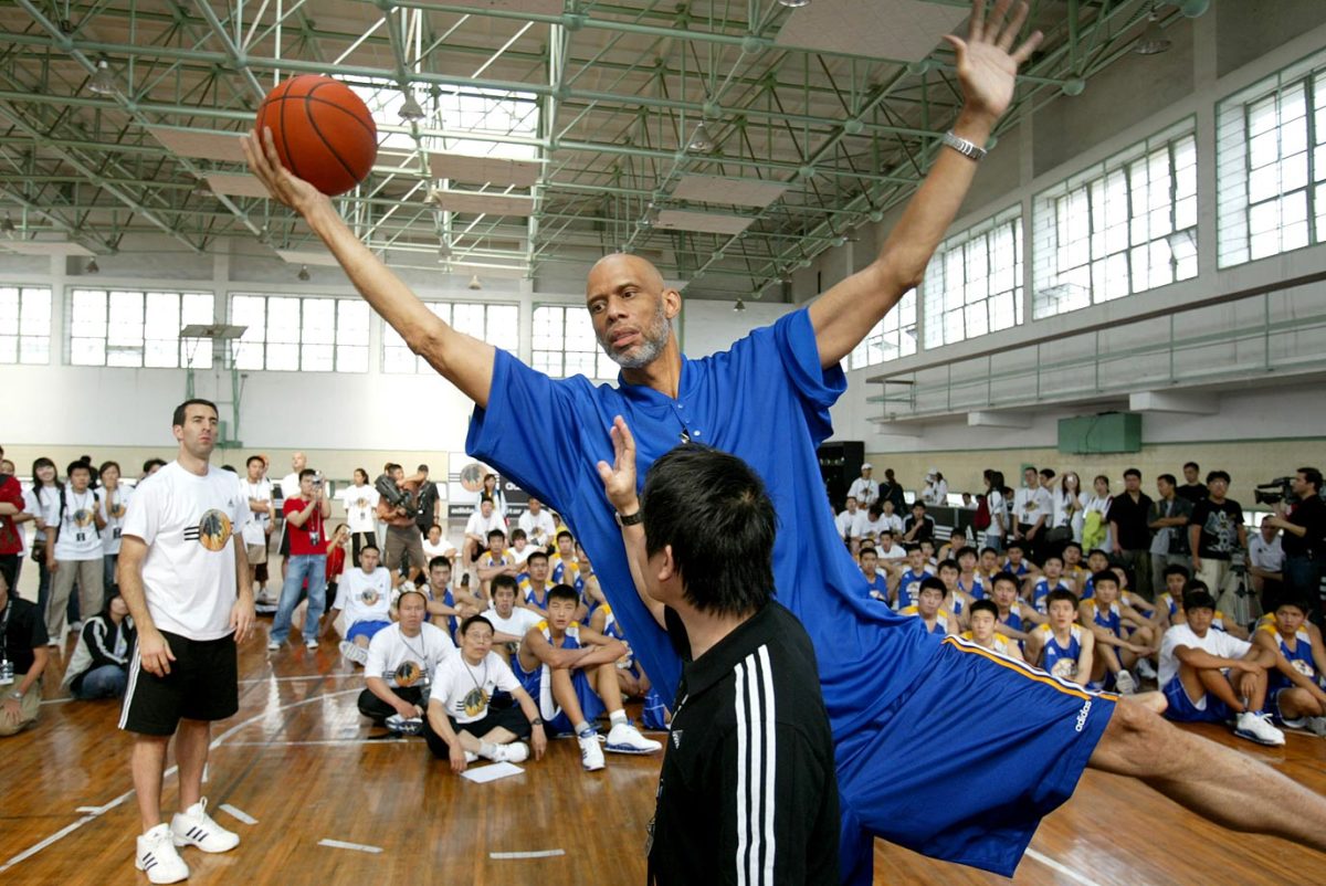 2005-Kareem-Abdul-Jabbar-Shanghai-camp.jpg