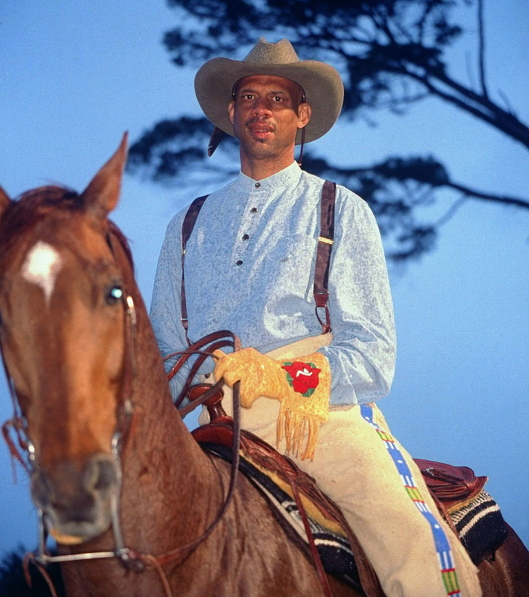 1998-Kareem-Abdul-Jabbar-horse-Peaches-05776223.jpg