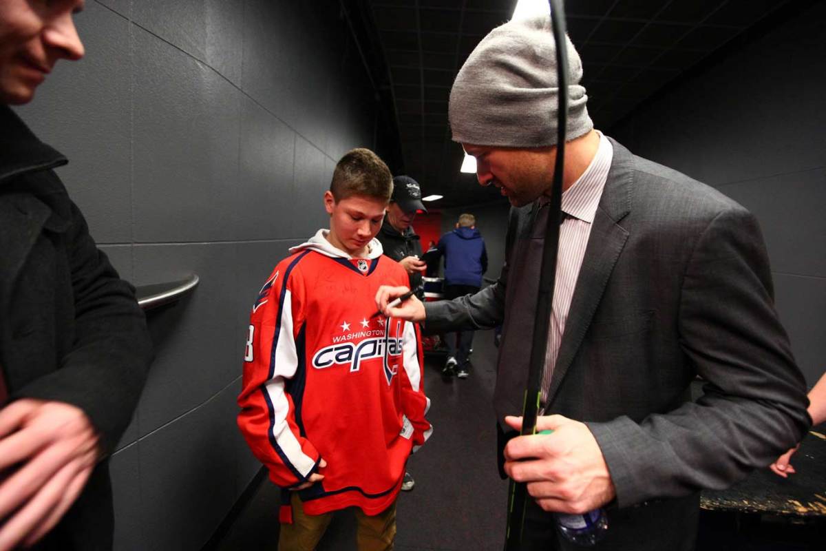 13c-caps-justin-williams-bruty.jpg