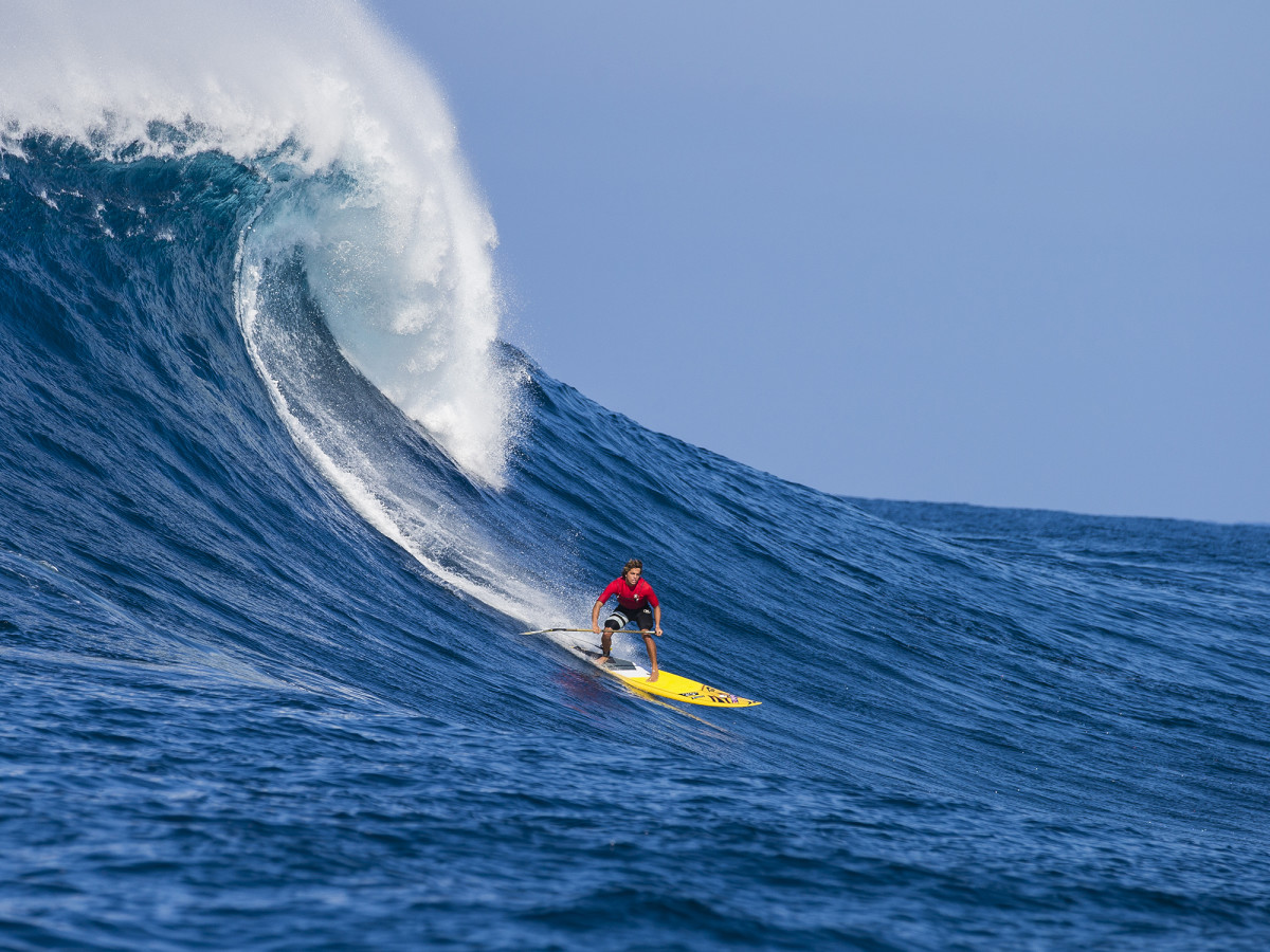 kai-lenny-surfing-wave.jpg