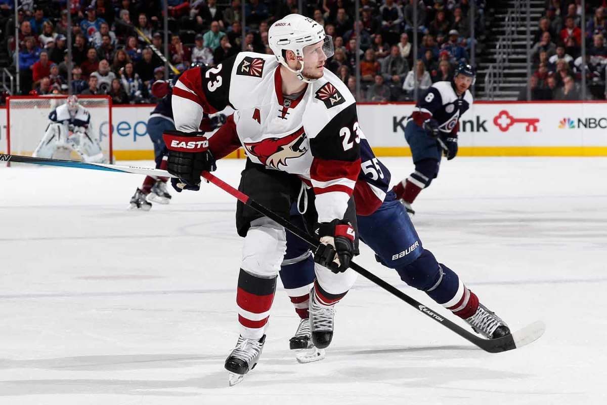 Oliver-Ekman-Larsson-defense-Doug-Pensinger.jpg