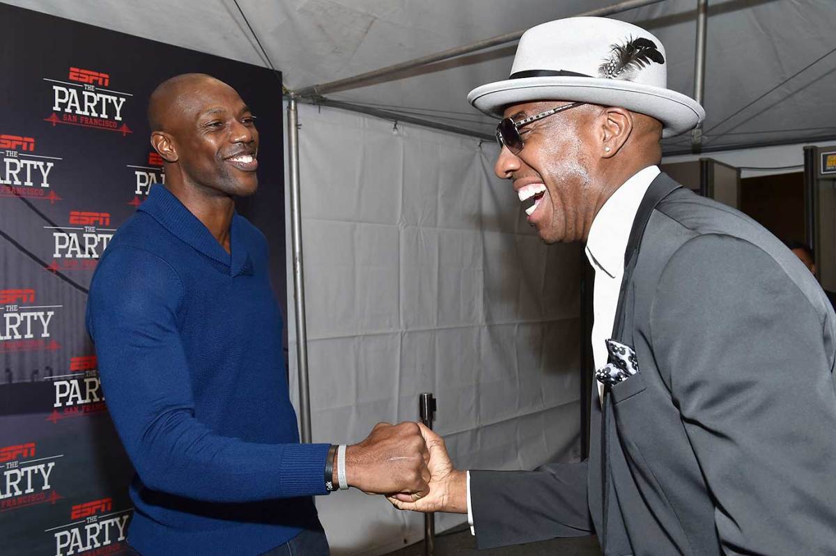 Celebs at Super Bowl 50 parties-508687534_master.jpg