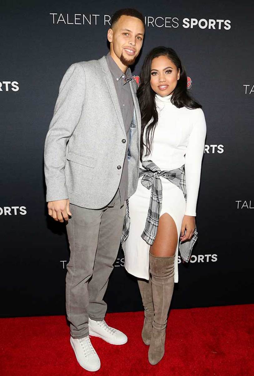 Celebrities at Super Bowl 50 parties b.jpg