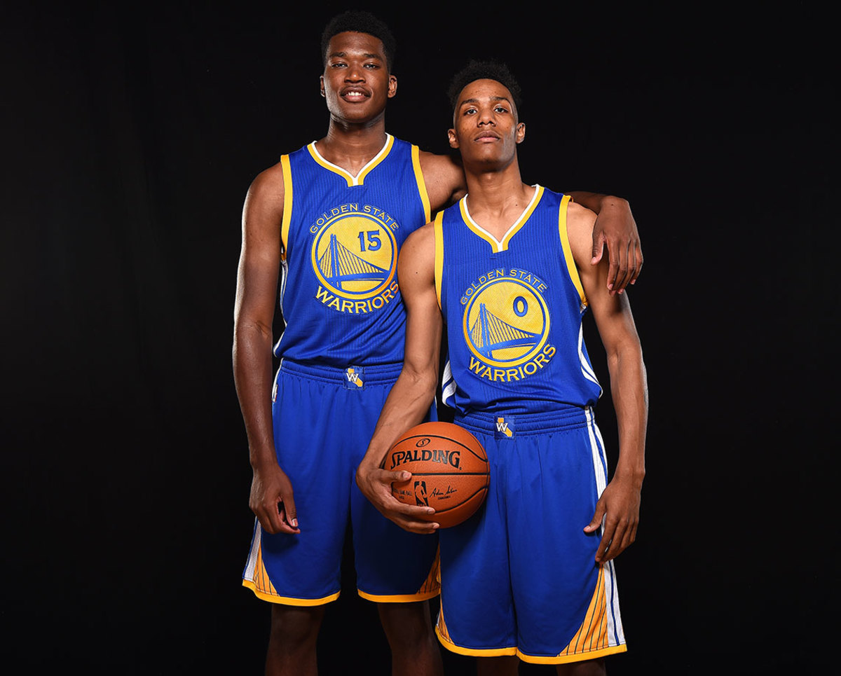 2016-0807-Damian-Jones-Patrick-McCaw.jpg