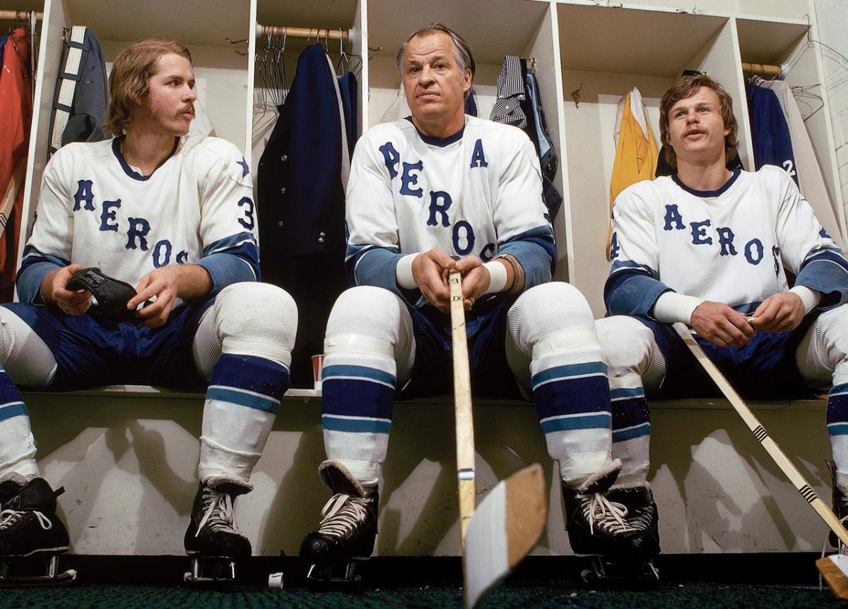 1974-Gordie-Howe-sons-Marty-Mark-001261648.jpg