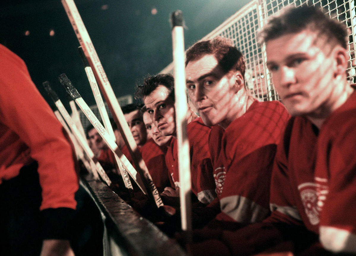 1954-Gordie-Howe-Red-Kelly-05918563.jpg