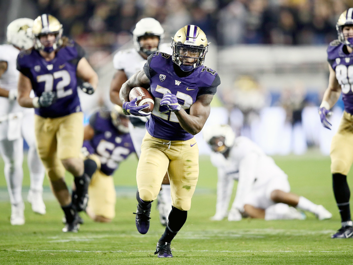 lavon-coleman-washington-huskies-college-football-playoff-expansion.jpg