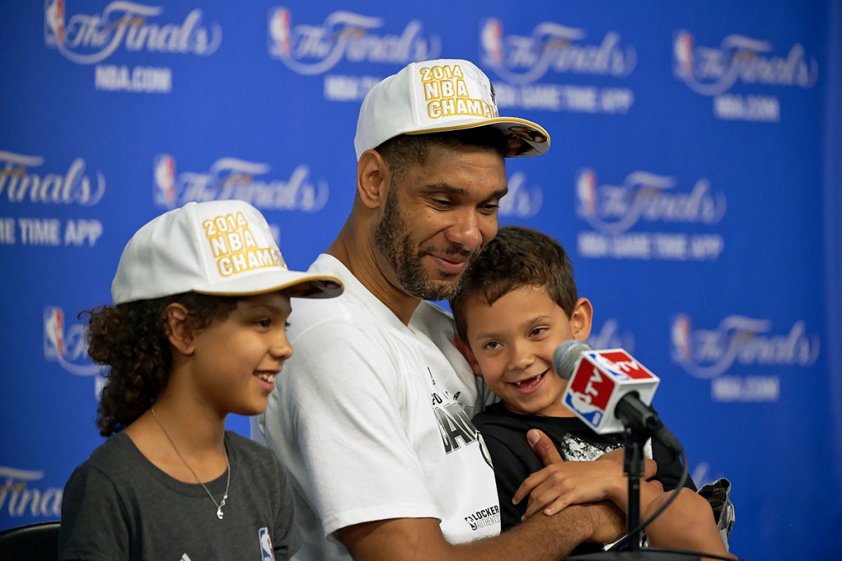 2014-0615-Tim-Duncan-daughter-Sydney-son-Draven-X158381_TK1_8902.jpg