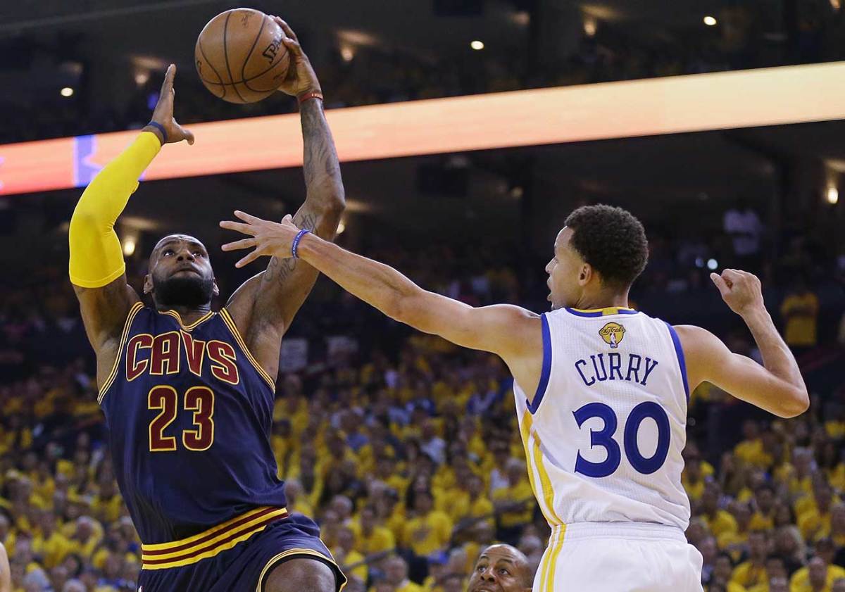 LeBron-James-Steph-Curry-34.jpg