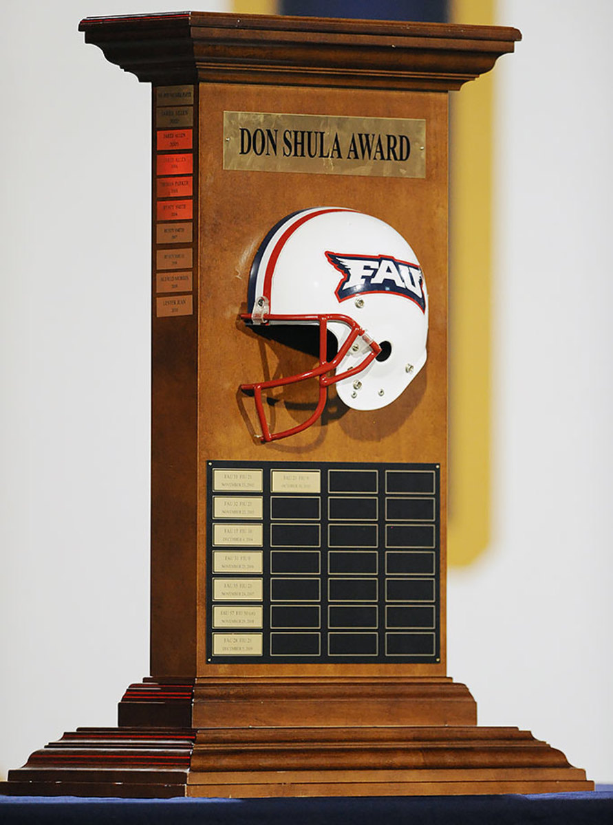 Don-Shula-Award-Florida-Atlantic-Florida-International.jpg
