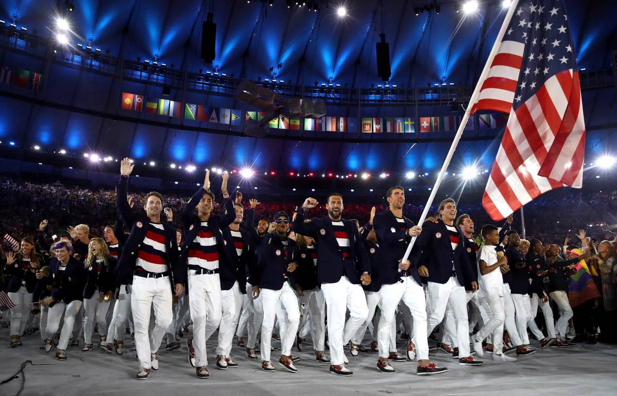 Michael-Phelps-US-team-at-Rio-Opening-Ceremony.jpg