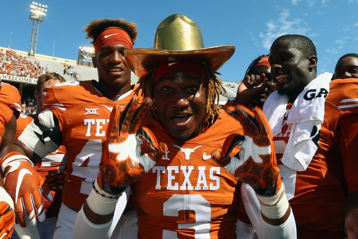 Golden-Hat-Trophy-Texas-Oklahoma-Armanti-Foreman.jpg