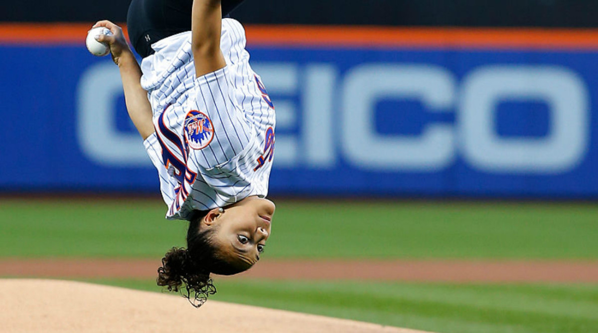 Laurie Hernandez cartwheels, throws first pitch at Mets game Sports
