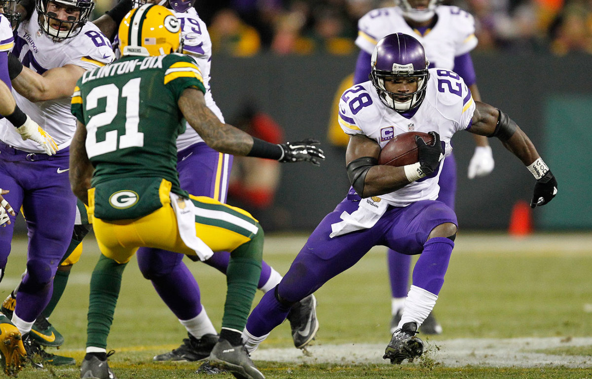 Adrian Peterson finished the season with a 67-yard game against the Packers.
