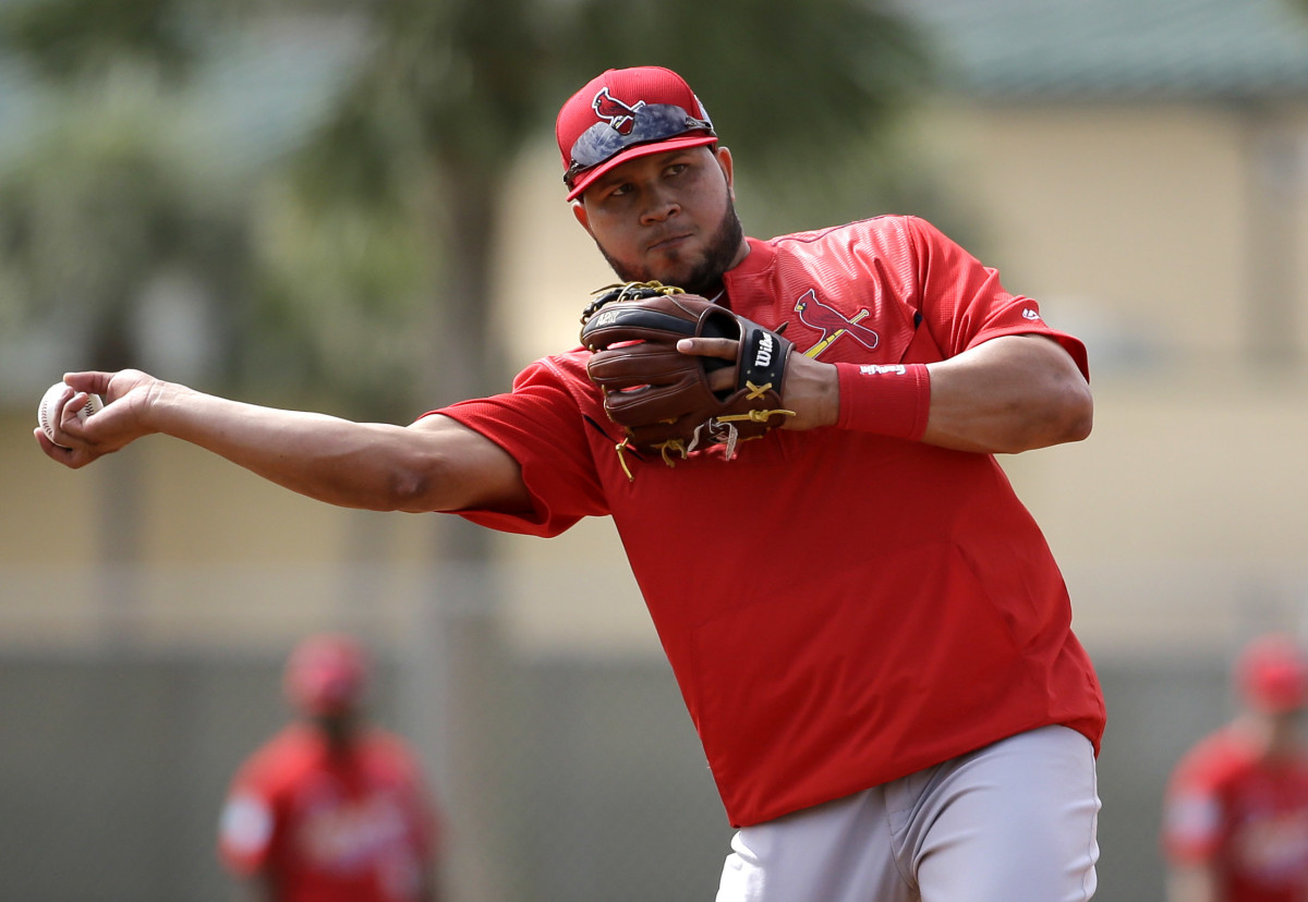 Jhonny Peralta returns to Cardinals camp after thumb surgery Sports