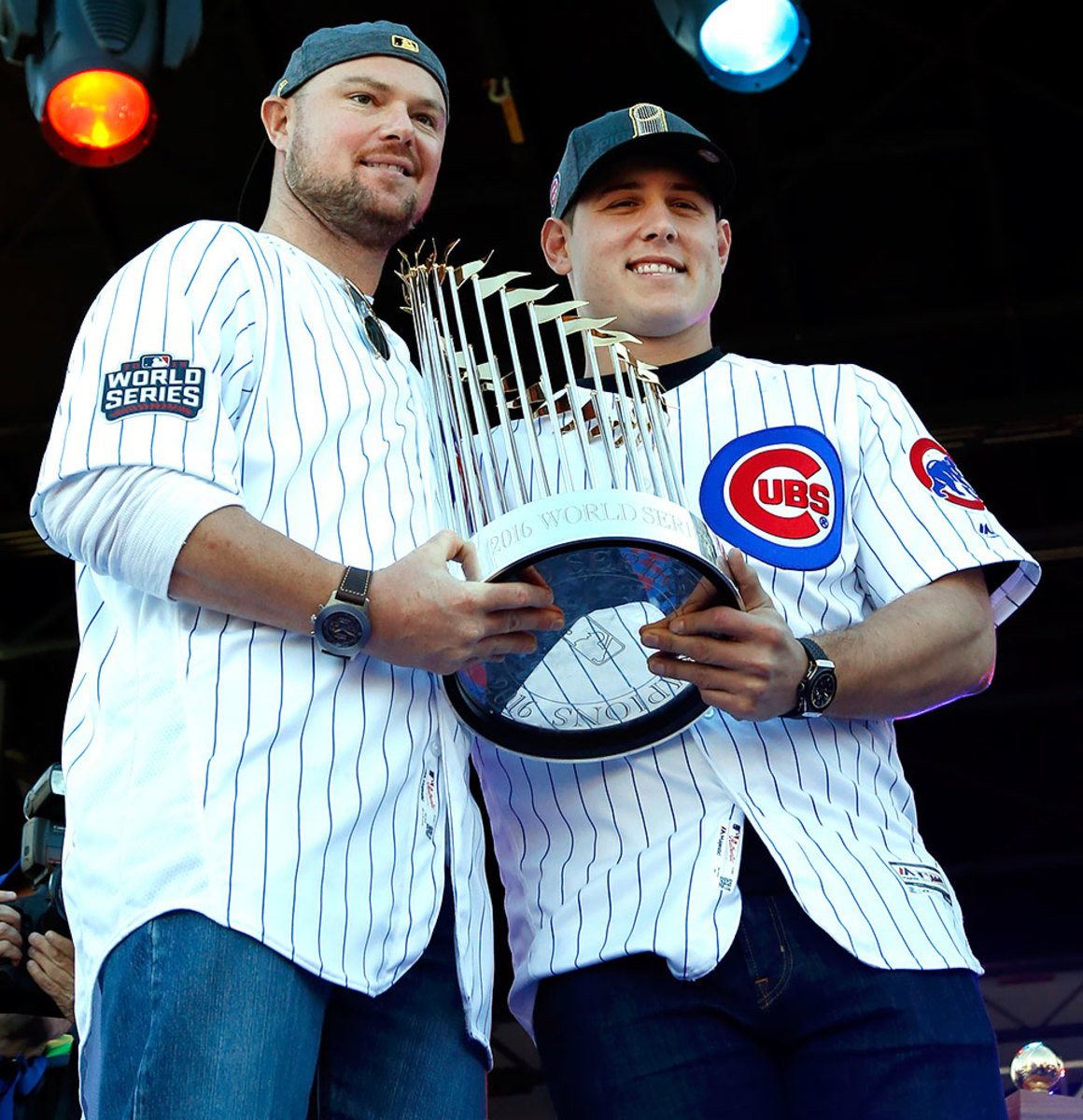 Chicago-Cubs-Victory-Parade-Jon-Lester-Anthony-Rizzo-c82f96bed7104efa948a4ba648557c1a-0.jpg
