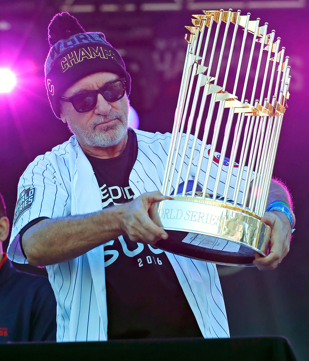 Chicago-Cubs-Victory-Parade-Joe-Maddon-dd54e487aa96444da54892d07e6993bf-0.jpg