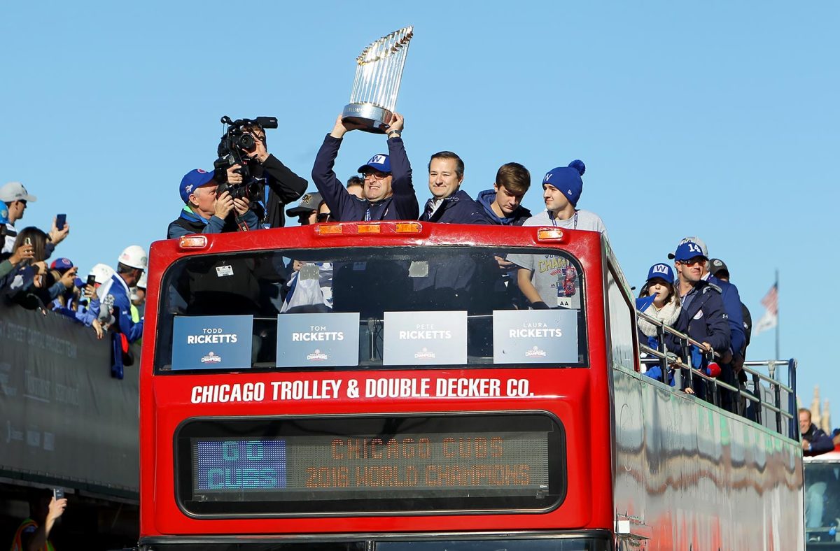 Chicago-Cubs-Victory-Parade-Joe-and-Tom-Ricketts-621089712.jpg