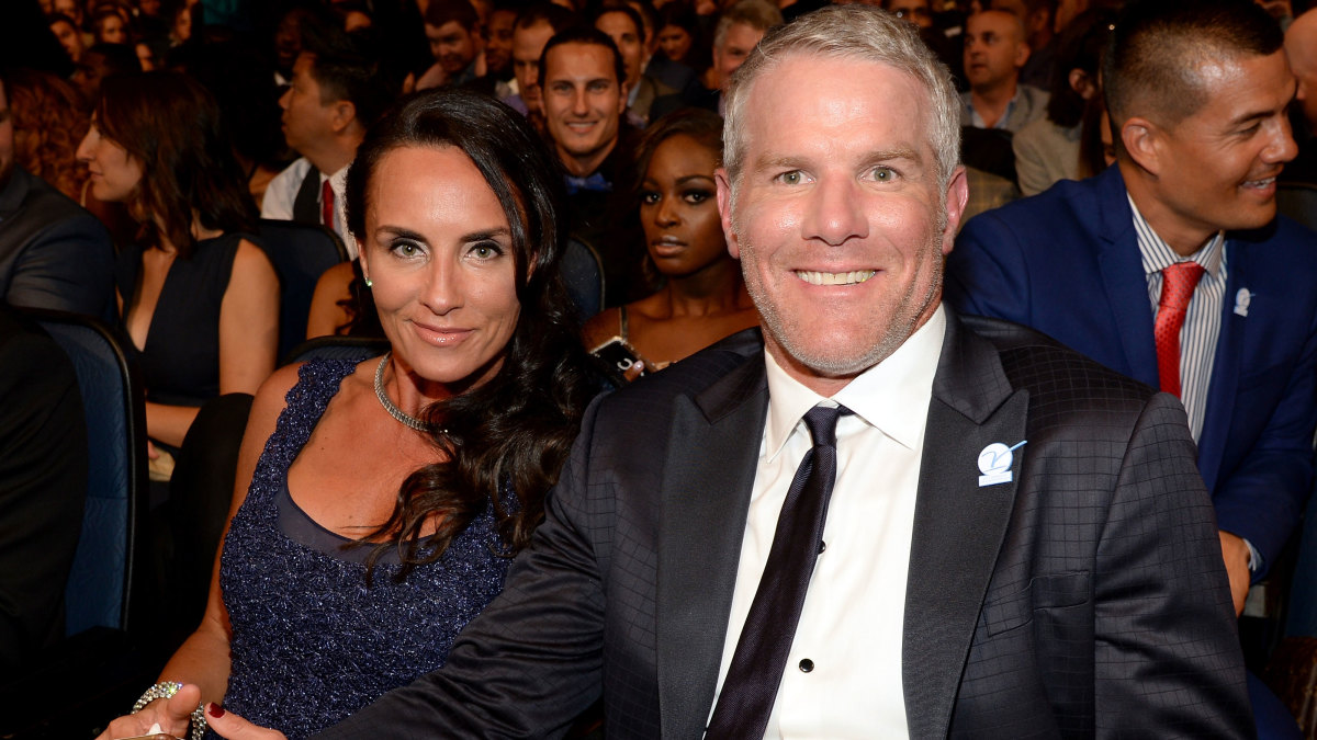 Deanna Favre will present husband Brett Favre during his induction ceremony...