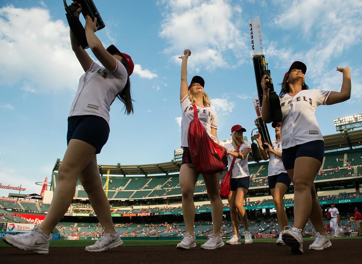 Los-Angeles-Angels-Strike-Force-GettyImages-540276184.jpg