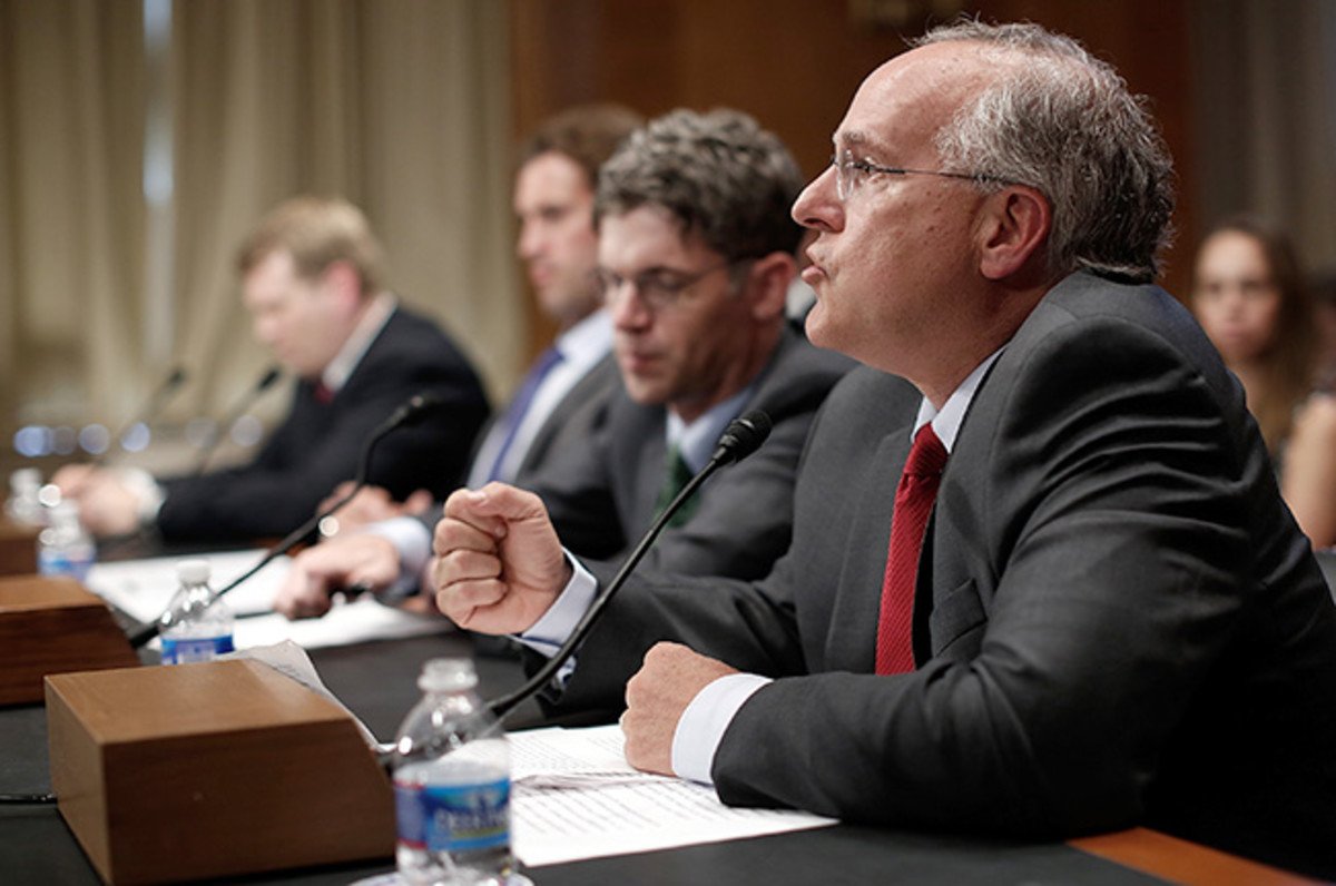 Robert Stern of Boston University testified before the Senate Special Committee on Aging in 2014.