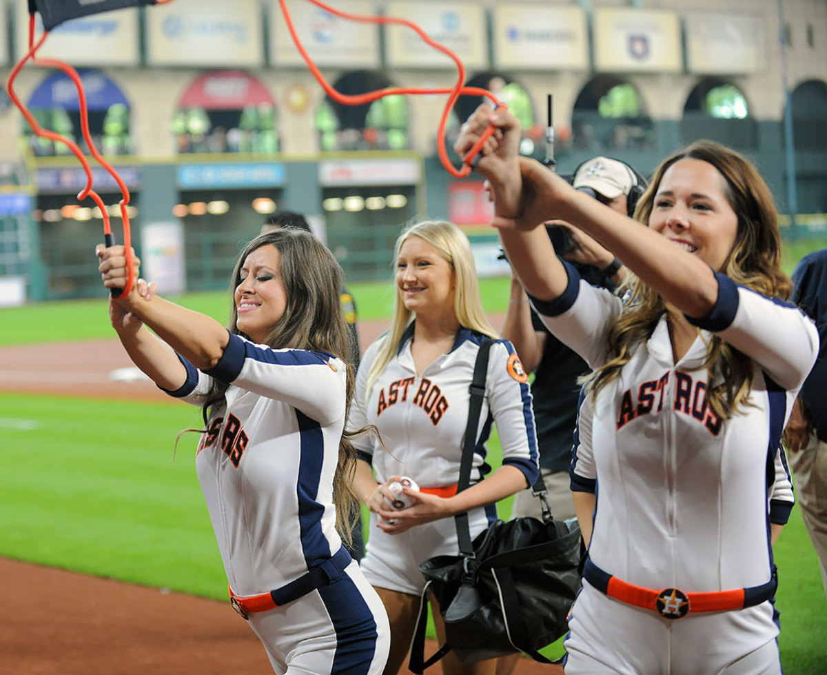 Houston-Astros-Shooting-Stars-DEL_160710_As_vs_Astros_052.jpg