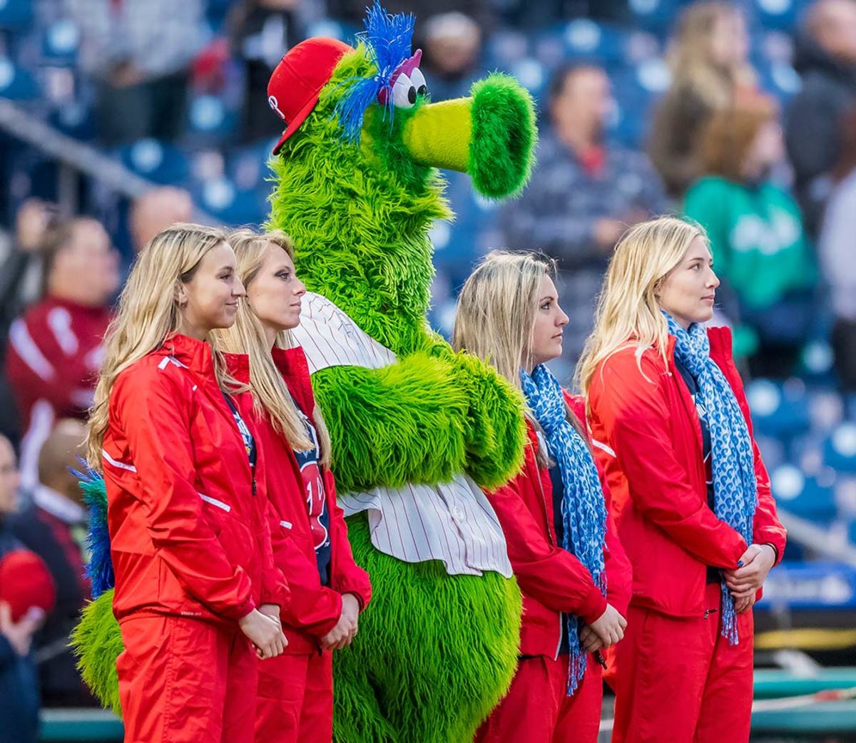 Philadelphia-Phillies-Ballgirls-DBK1604290929_INDIANS_AT-_PHILLIES.jpg