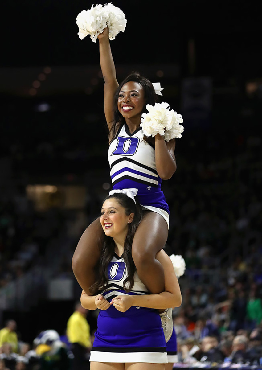 Duke-cheerleaders-516169582.jpg