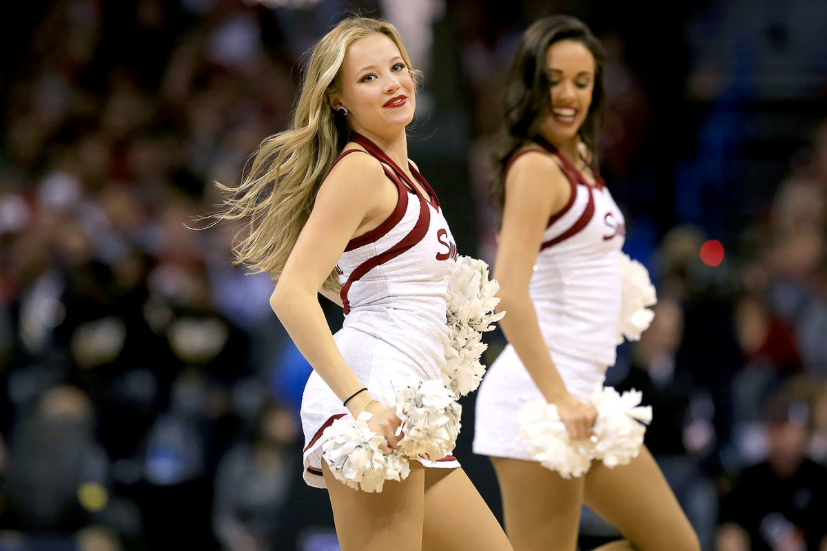 Oklahoma-cheerleaders-516381146.jpg
