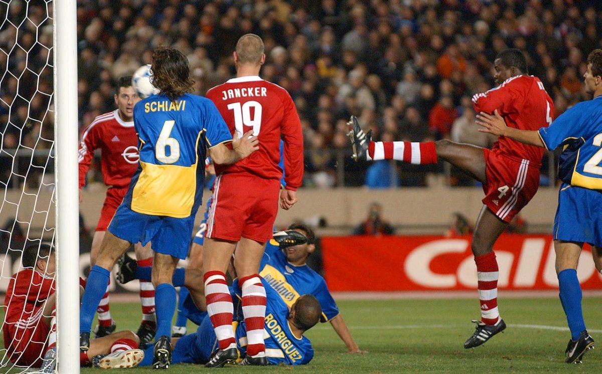2001-Bayern-Munich-Boca-Juniors-Samuel-Kuffour-goal.jpg