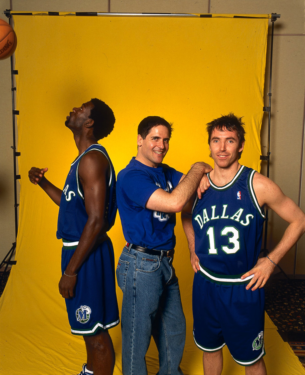 Happy Donnie-versary! Dirk, Nash & The Greatest GM Day In NBA History -  Sports Illustrated Dallas Mavericks News, Analysis and More