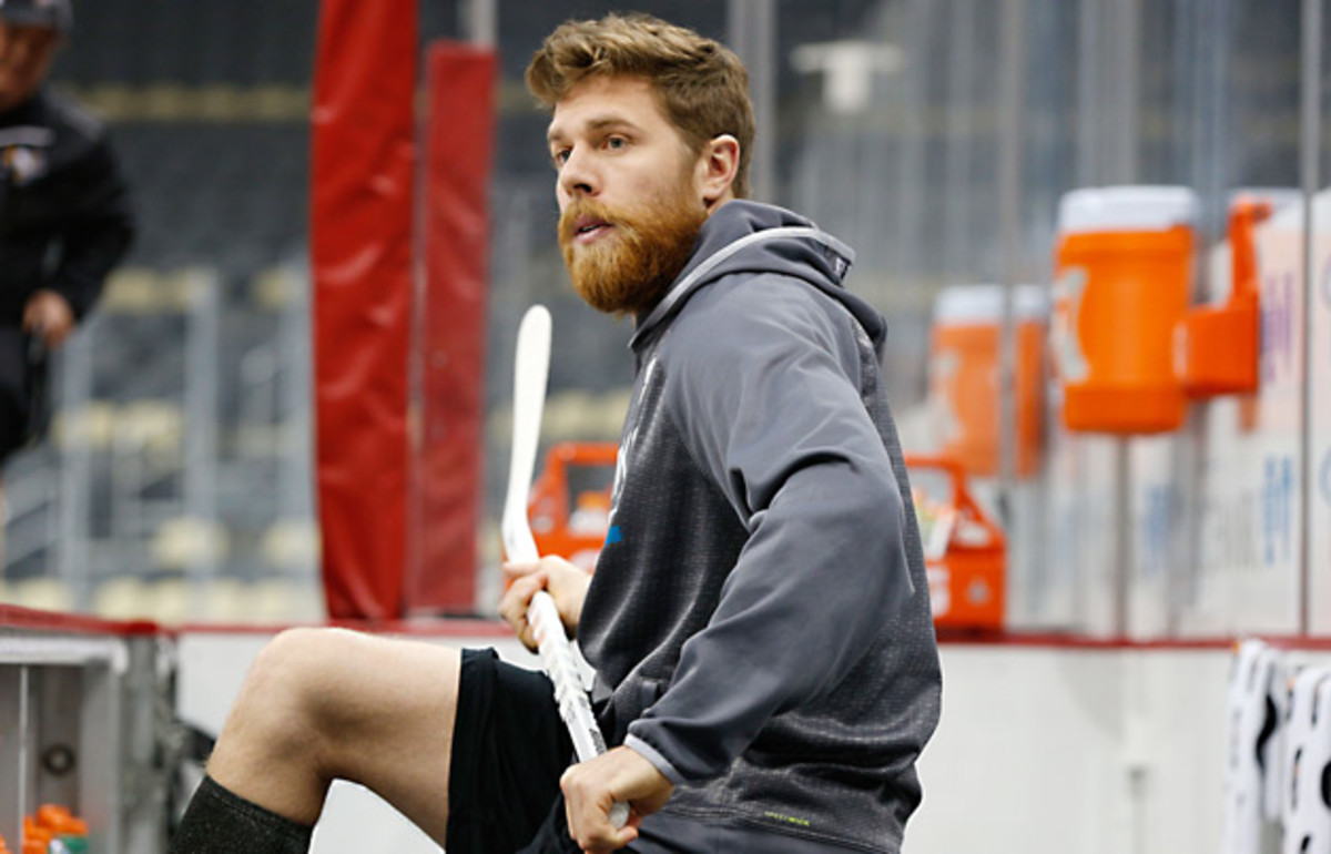 Polish American Celebs - Joe Pavelski (July 11, 1984) Joseph Pavelski is a  professional hockey player now playing for the San Jose Sharks. He scored a  goal in his first NHL game