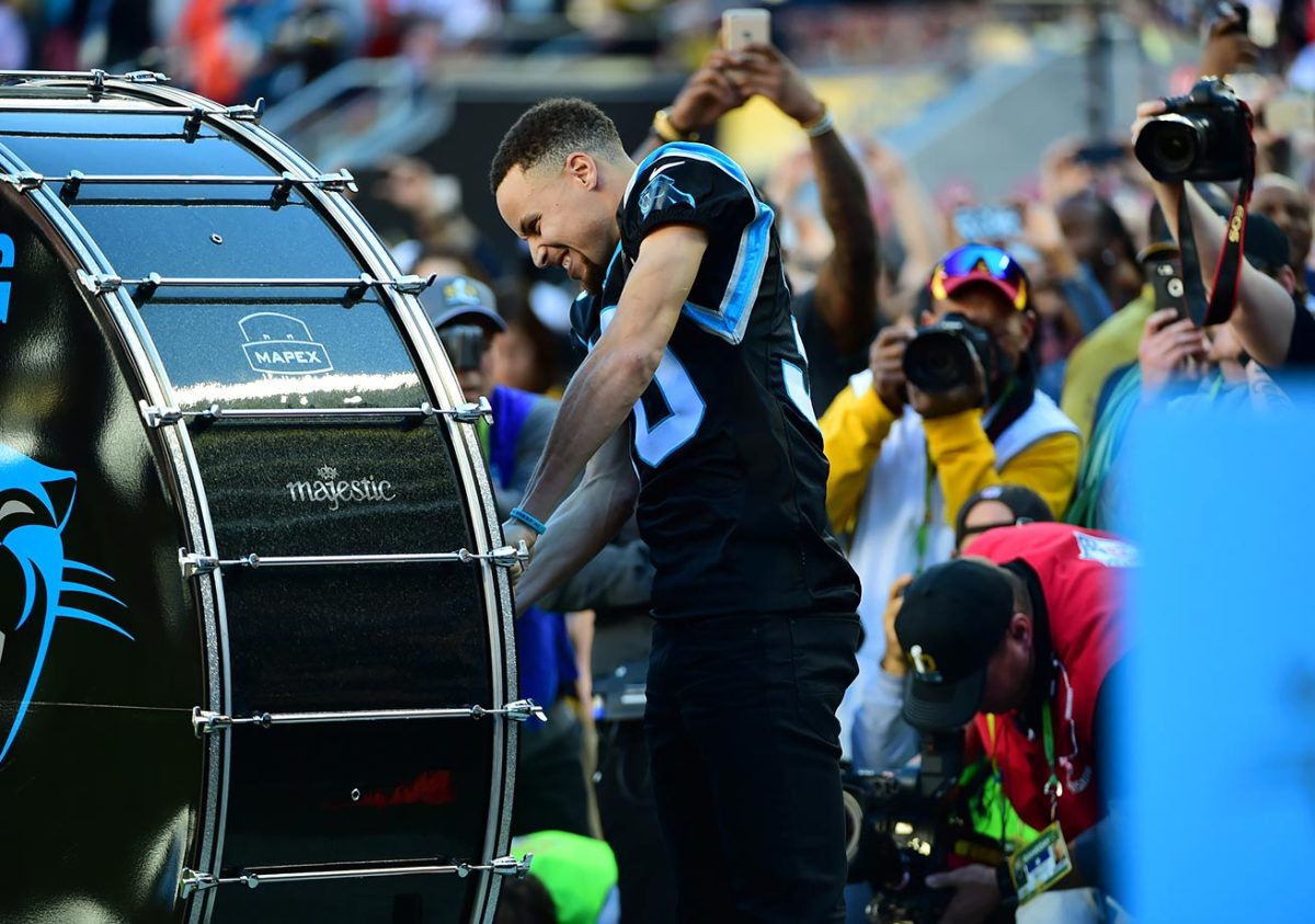 2016-0207-Super-Bowl-50-Stephen-Curry-SI124_TK1_00002.jpg