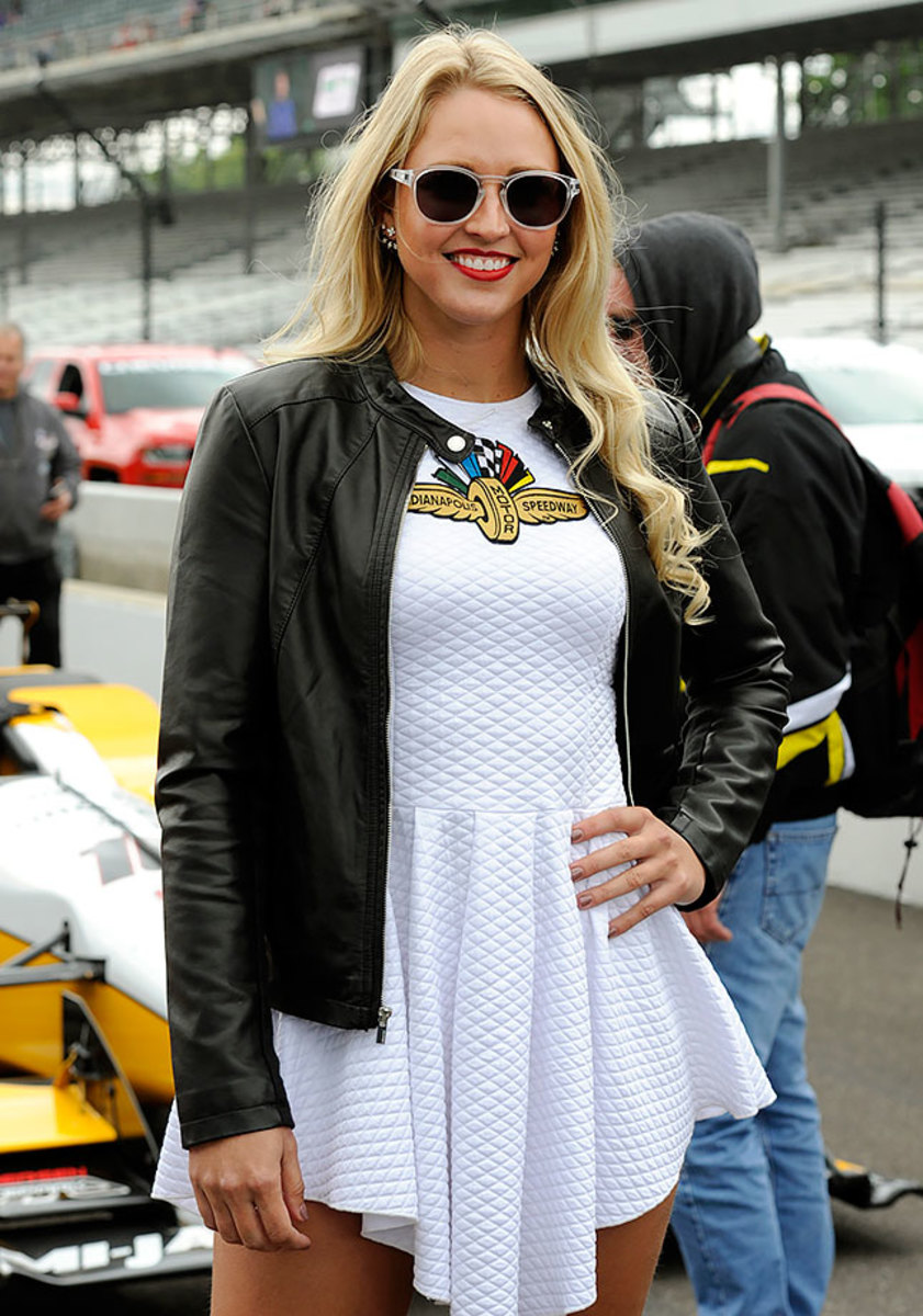 Grid-Girls-11616051438_Angies-List-Grand-Prix.jpg
