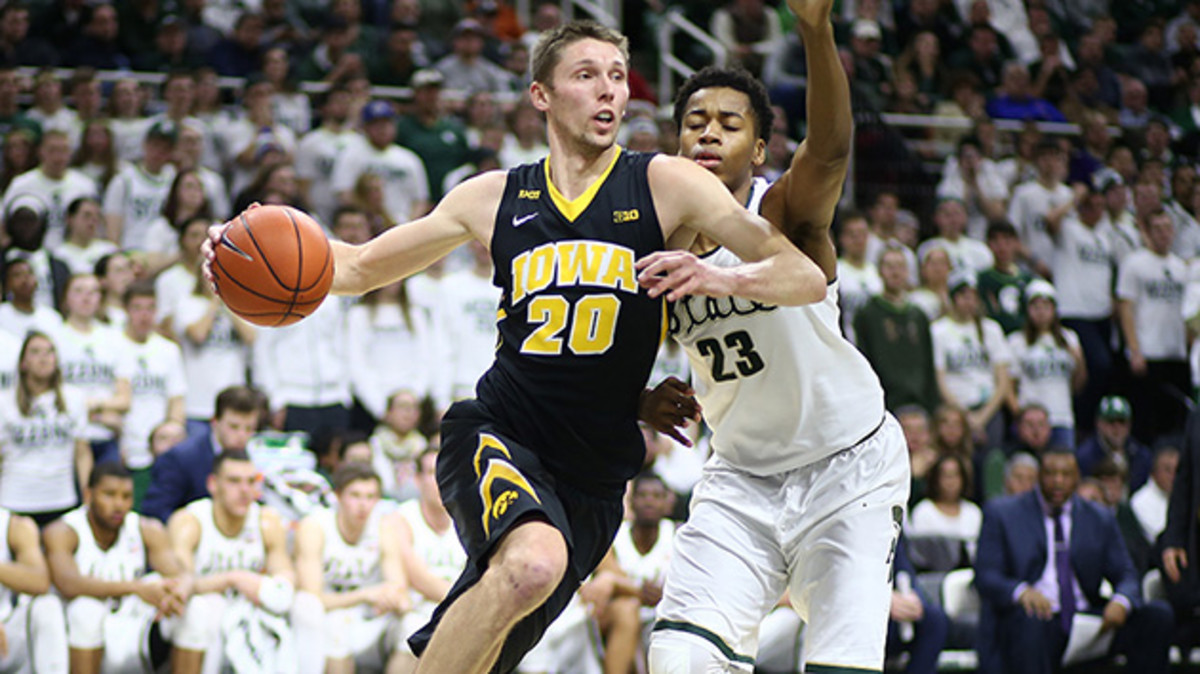 jarrod-uthoff-iowa-630-team-preview.jpg