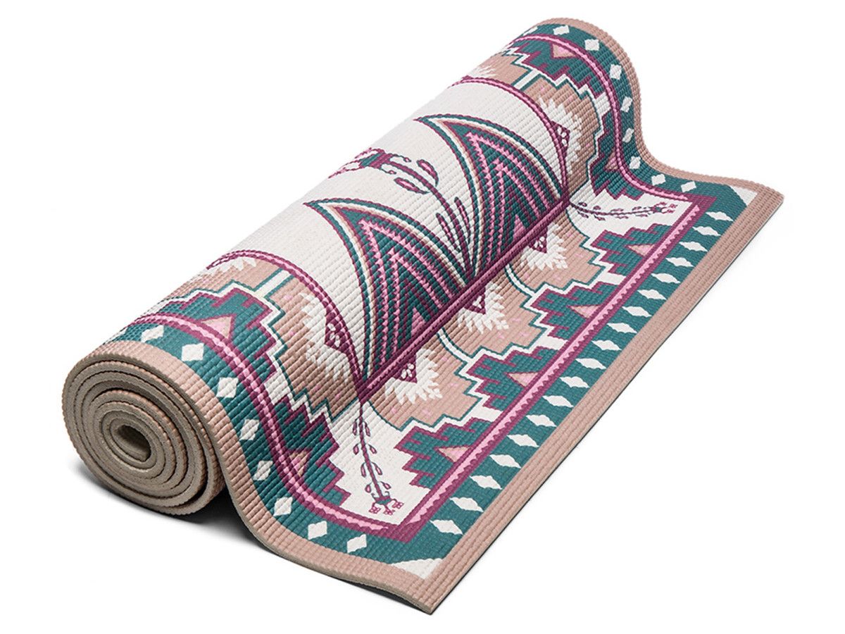 revolve-yoga-mat.jpg