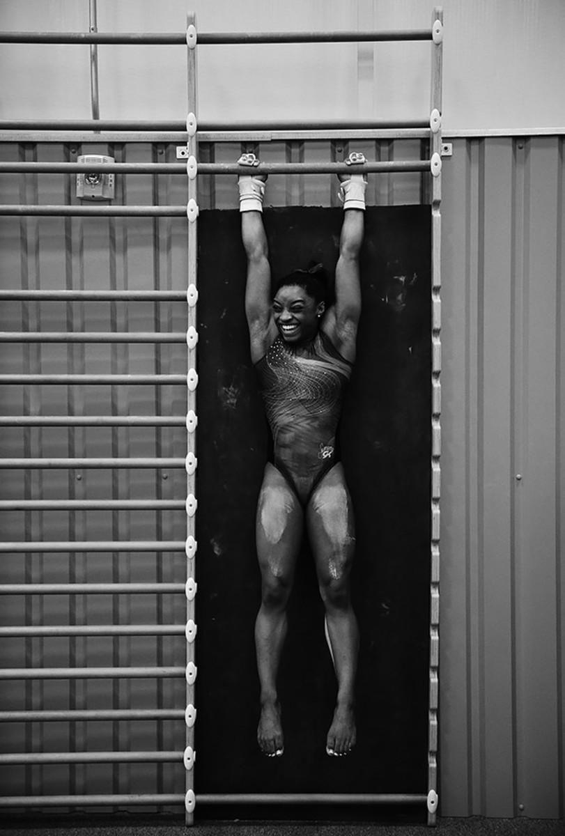 Simone-Biles-SI329_TK1_00468.jpg