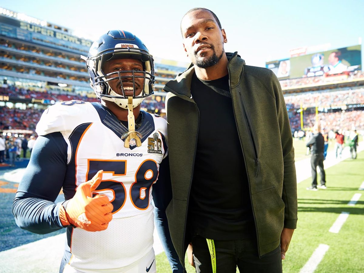 2016-0207-Kevin-Durant-Von-Miller-SI-125_TK1_00349.jpg