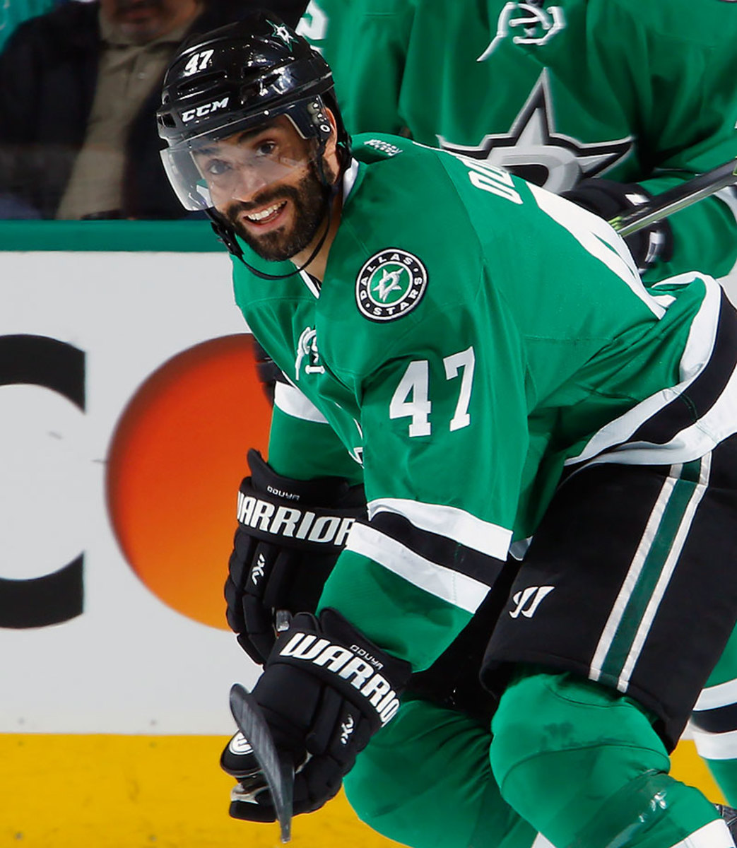 2016-Johnny-Oduya-playoff-beard.jpg