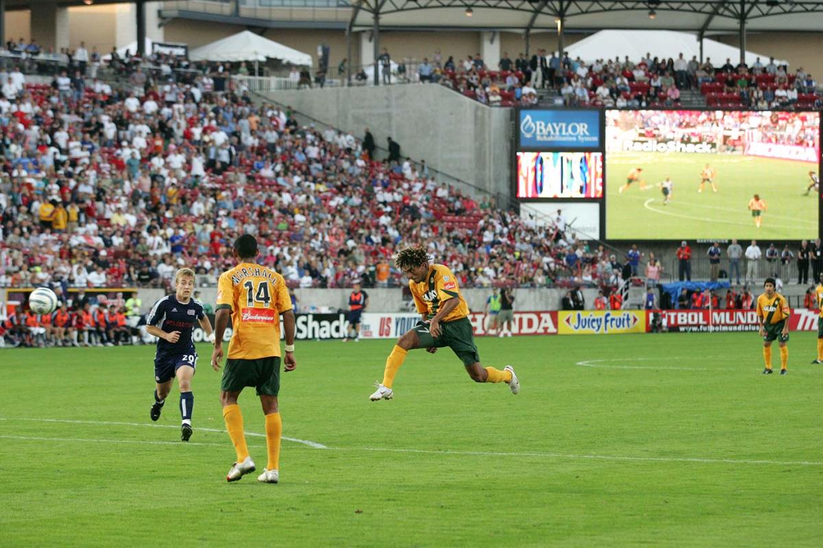 2005-MLS-Cup-LA-Galaxy-Guillermo-Pando-Ramirez.jpg