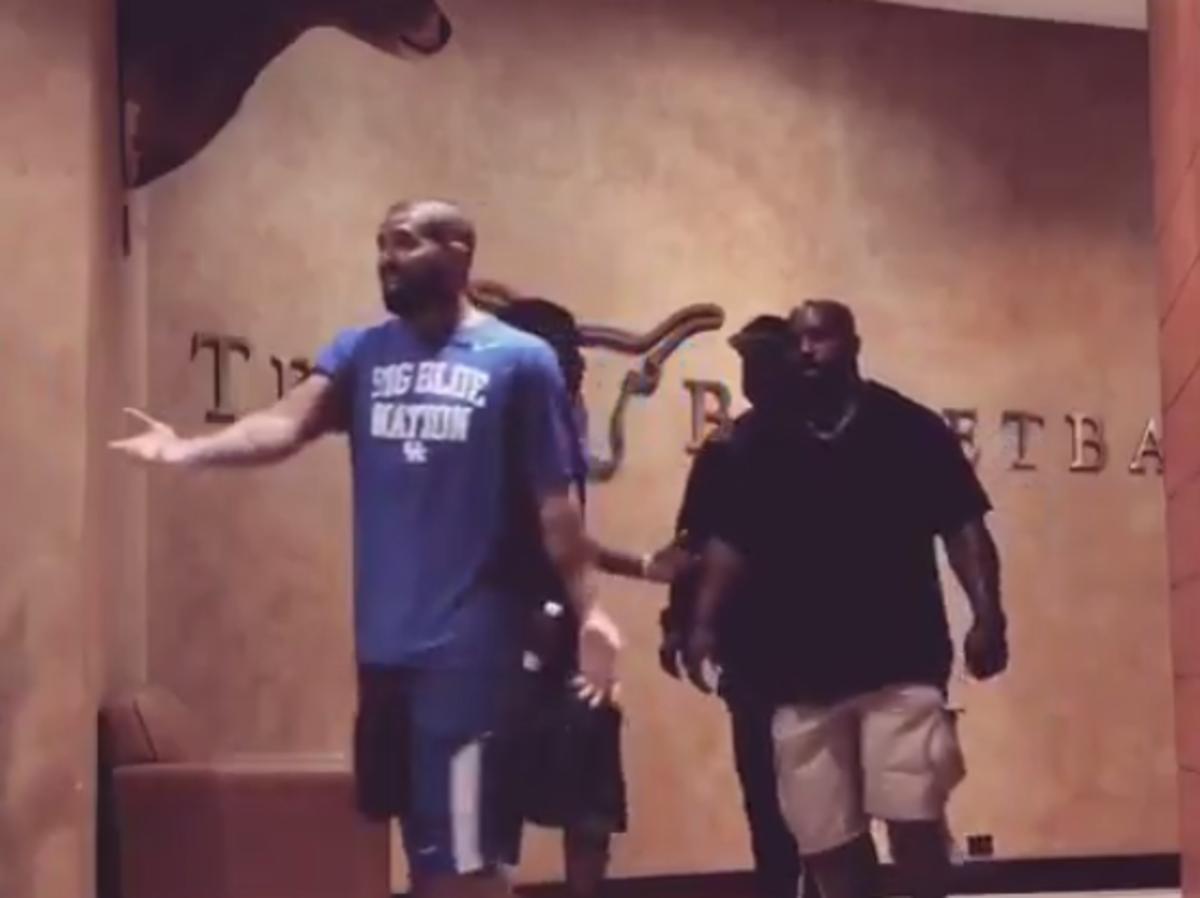 Drake showed up at Texas in Kentucky gear Video Sports Illustrated