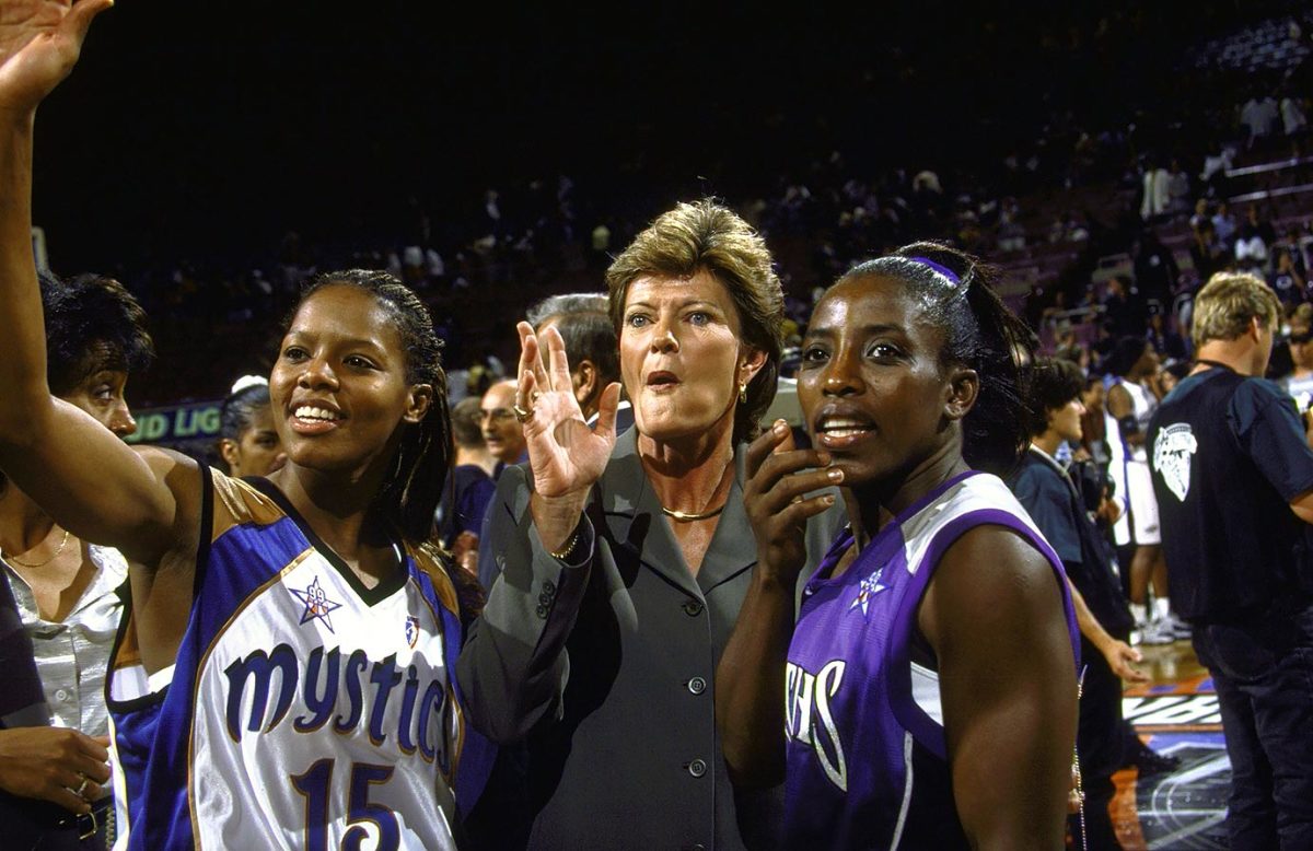 1999-0714-Pat-Summitt-Ruthie-Bolton-Holifield-Nikki-McCray-05900640.jpg