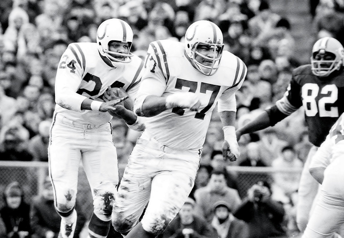 Jim Parker leading the way for Lenny Moore, 1966.