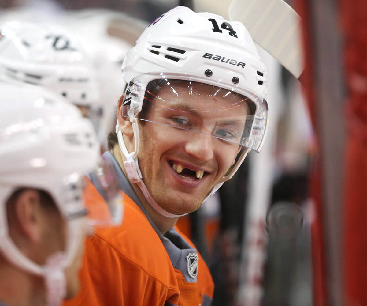 Smile! Who has the best hockey smile (missing teeth) in your opinion? :  r/hockeycards