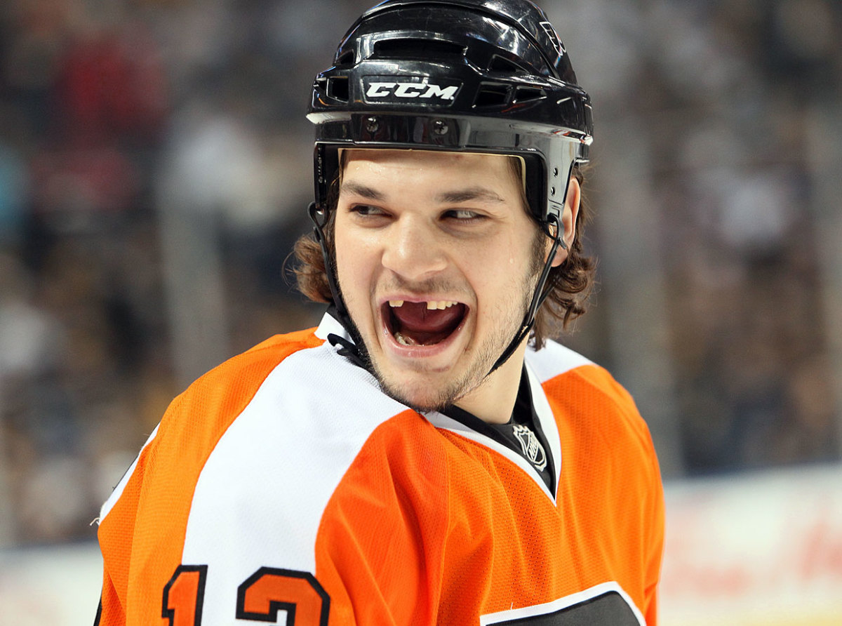 Daniel-Carcillo-toothless-smile.jpg